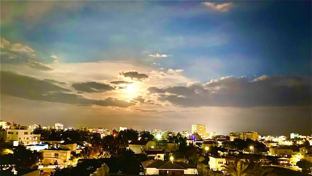 The Penthouse 401 Apartment ลาร์นาคา ภายนอก รูปภาพ